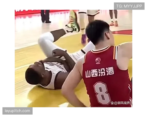抢篮板时什么样的行为才算犯规？判定标准